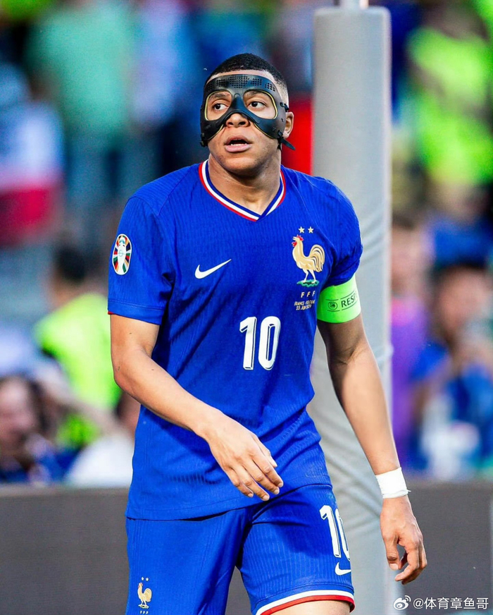 皇马四将染黄，贝林厄姆违规进场遭警告