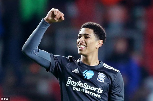 快船对阵独行侠三连败，独行侠逆转取胜，弗拉格创历史纪录。