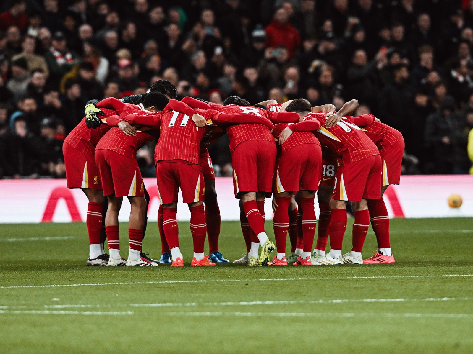 巴萨旧将：足球世界没人能达到梅西的高度，他让我们变得更好